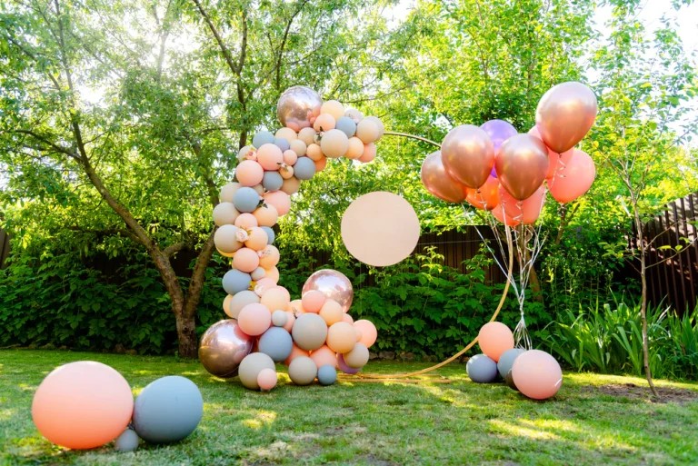 Why Restraint Beats Volume in Balloon Party Décor
