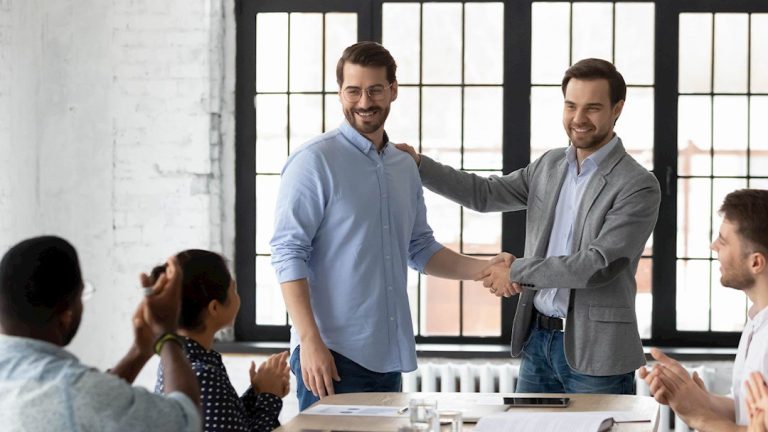 Employee Recognition Ideas That Actually Work (Plus What Aussie Break-Room Pokies Nights Get Right)