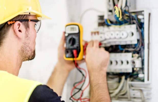 When Electrical Problems Require Immediate Professional Attention